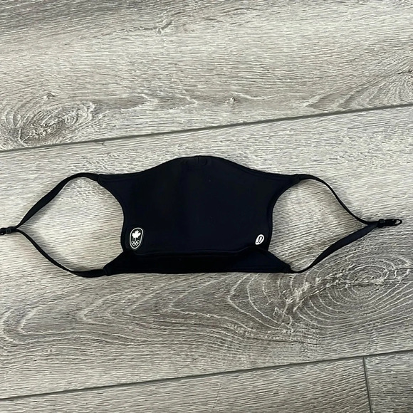 Lululemon team Canada face mask - Picture 2 of 5